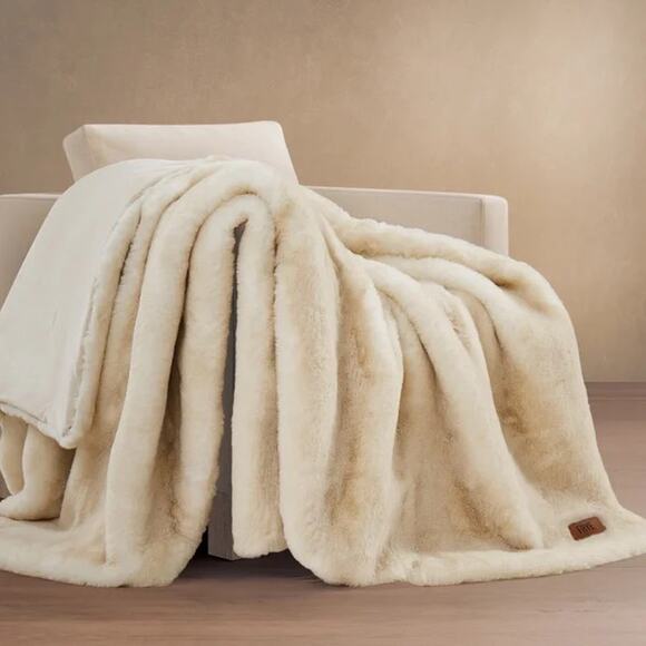FRYE Luxe Faux Fur Throw - Picture 2 of 8